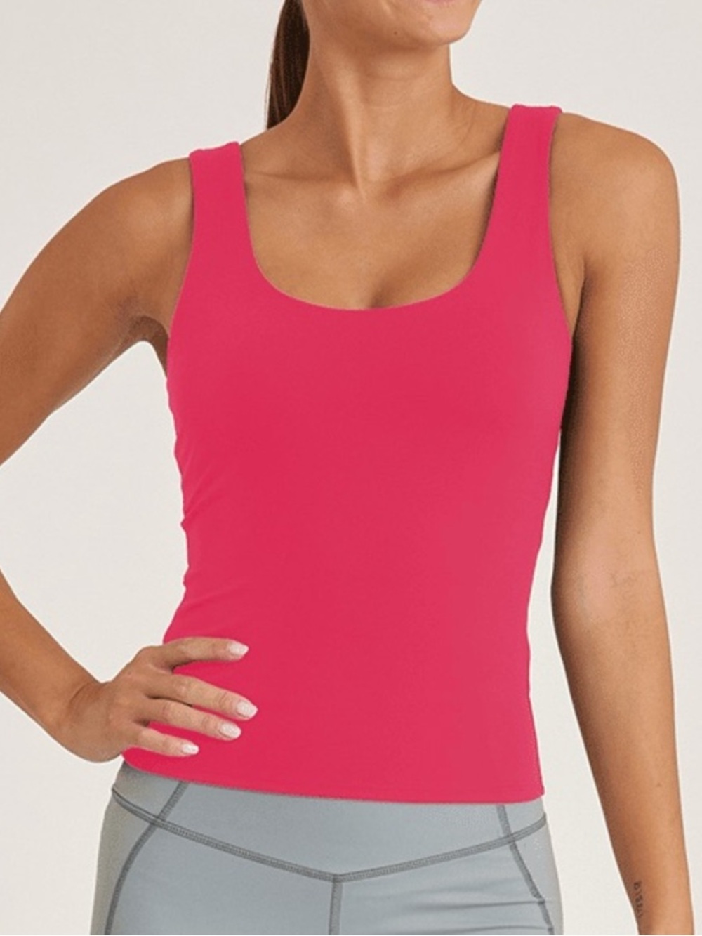 Thrive Societe Bra Tank, U-Neck, in Dragon Fruit. Size L. Brand new!